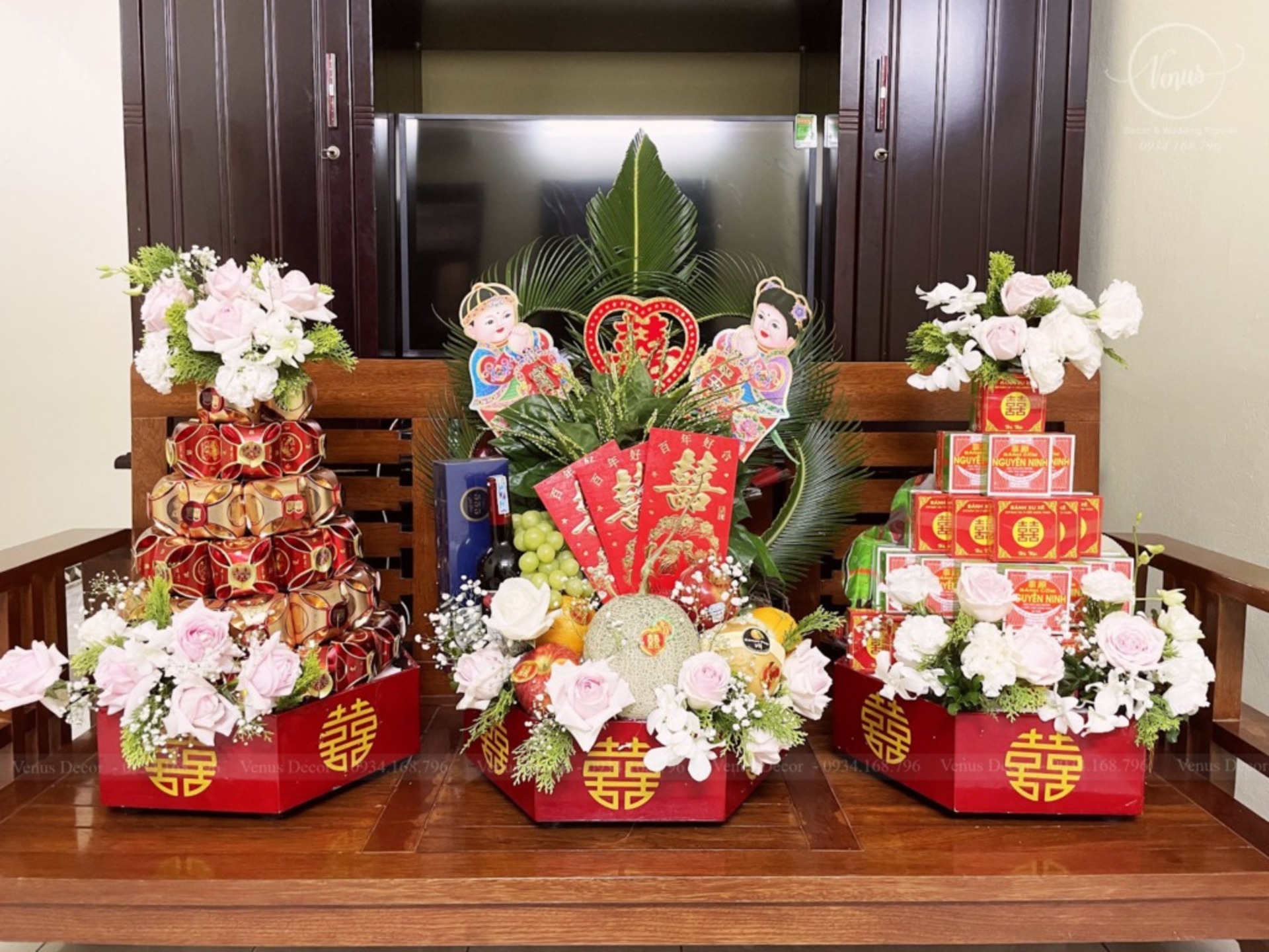 Tráp ăn hỏi chữ Hỉ cho cặp đôi