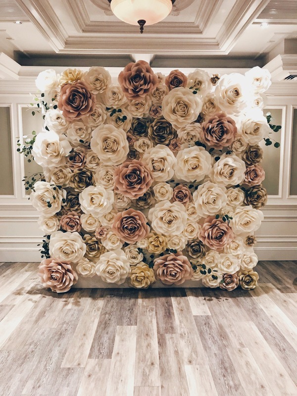 Top 10 mẫu phông cưới hoa giấy, backdrop cưới hoa giấy đẹp 2024 14 phong cuoi hoa giay 4 1