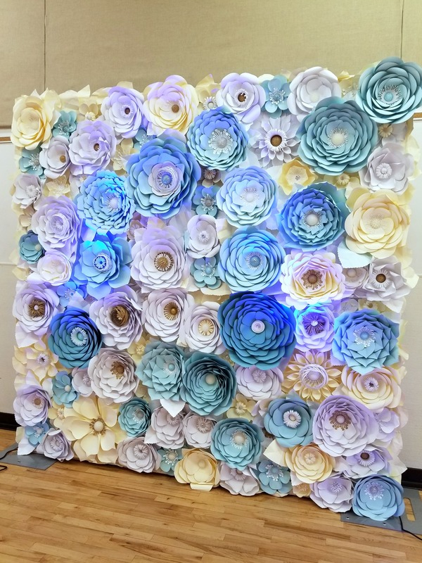 Top 10 mẫu phông cưới hoa giấy, backdrop cưới hoa giấy đẹp 2024 12 phong cuoi hoa giay 5 1