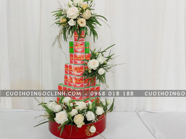 hình ảnh tháp bánh cốm trong lễ ăn hỏi