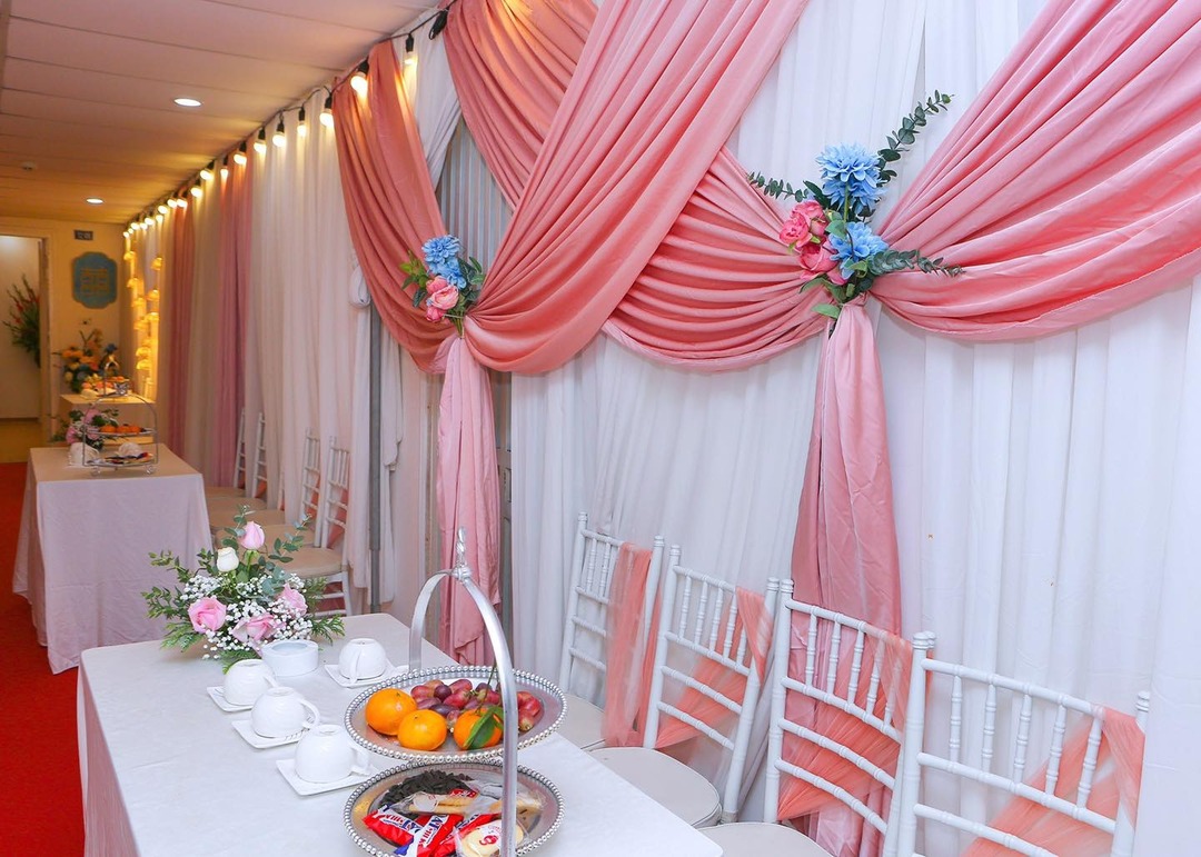 Mẫu rạp lụa tông Hồng Pastel lãng mạn