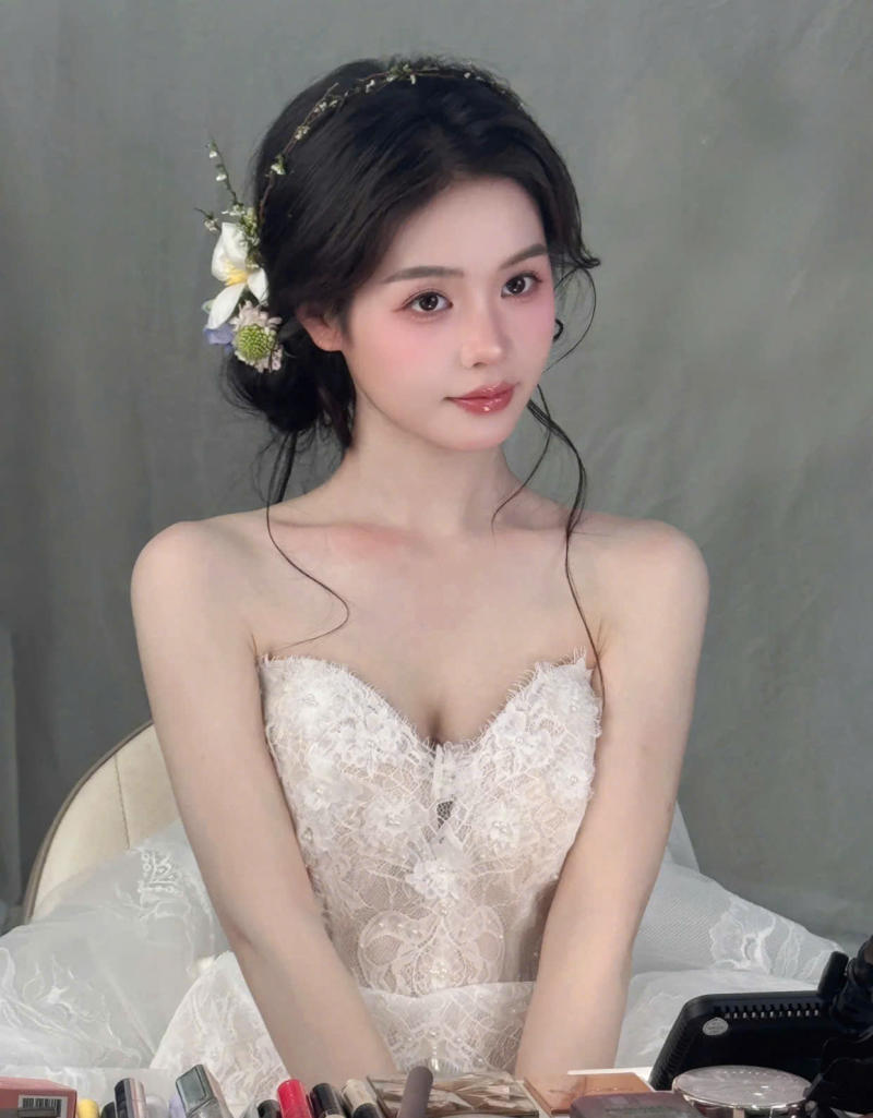 Tóc búi thấp